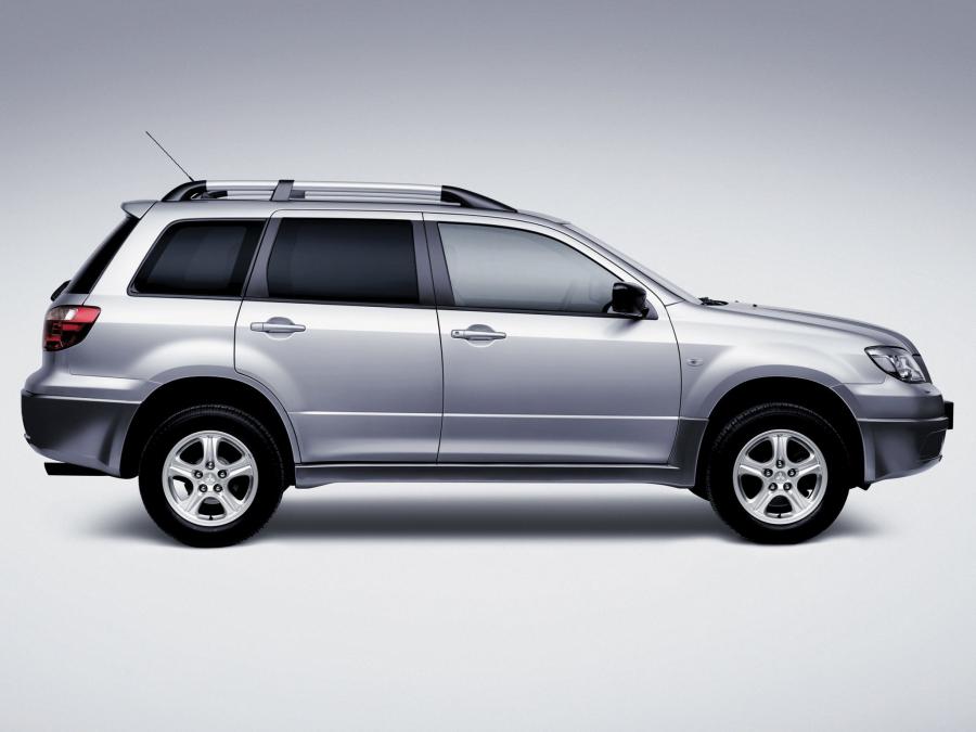  Mitsubishi Outlander 2003 года  (фото 7 из 8)